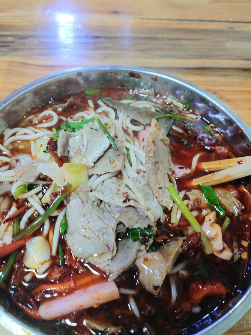红岩路羊肉粉选购秘籍:让你轻松挑到正宗美味