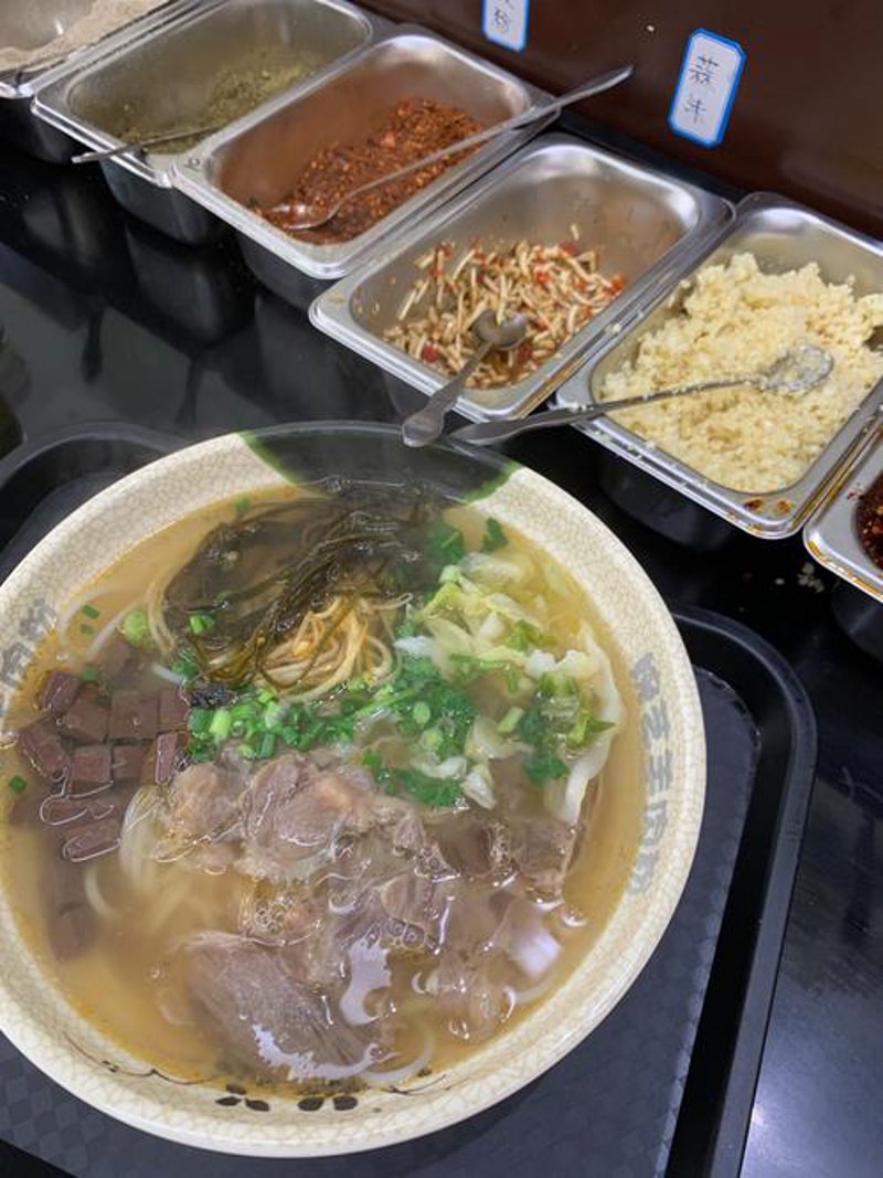 红岩路羊肉粉：重庆美食地图上的璀璨明珠